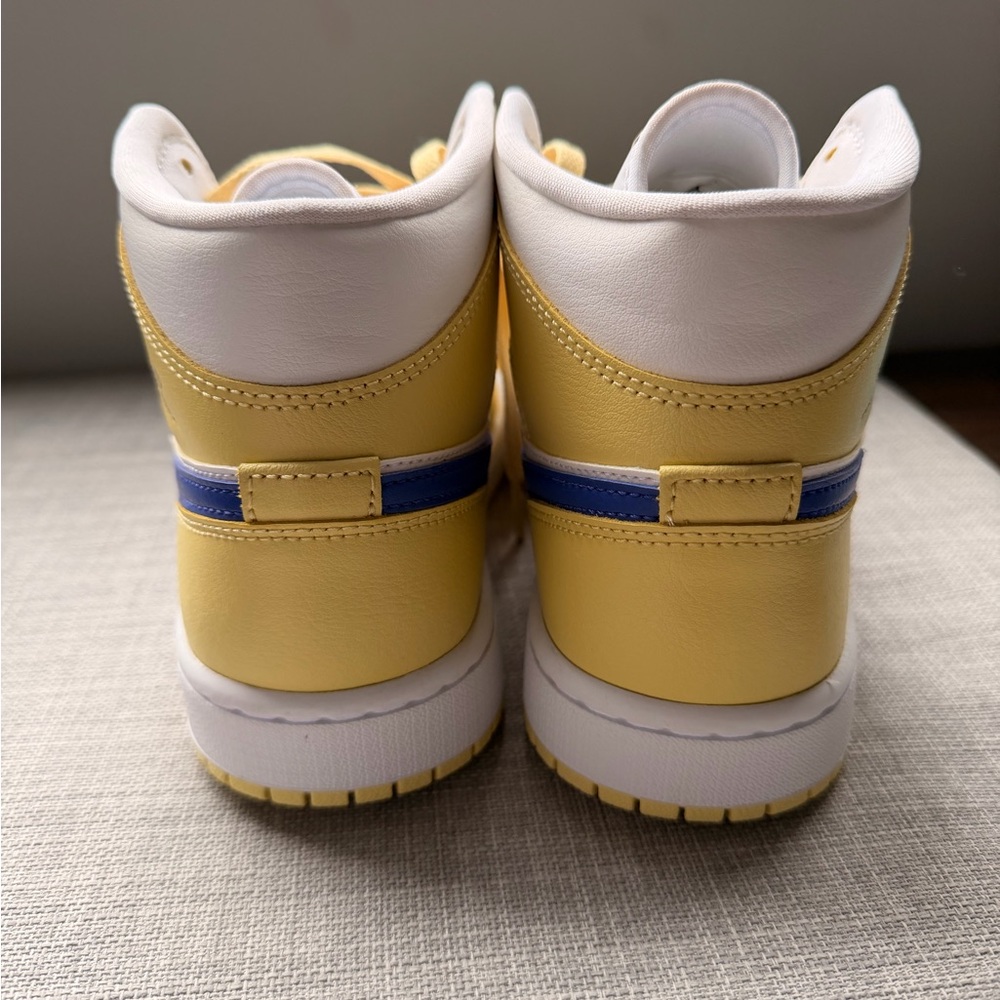 Air Jordan 1 Mid in Lemon Wash - Never Been Worn - Picture 3 of 8
